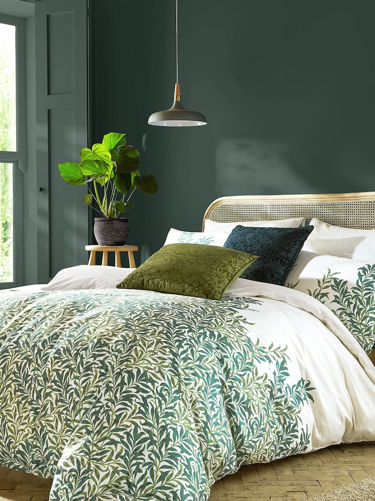 William Morris At Home Forest Tapestry Gallery Emulsion 2.5L Paint - Image 1 of 5