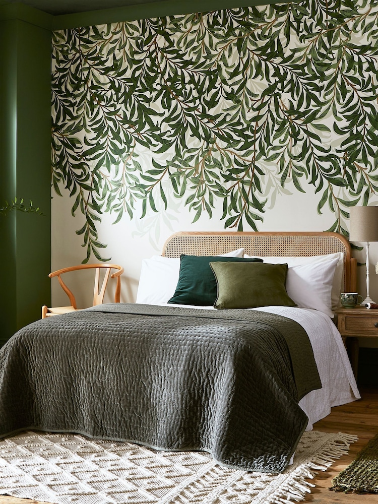 William Morris At Home Green Willow Bough Fixed Size 4M Mural - Image 1 of 5