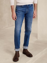 Синий - Banana Republic узкие джинсы Traveller 2.0 - Изображение 1 из 4