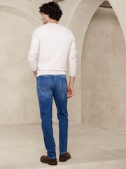 Синий - Banana Republic узкие джинсы Traveller 2.0 - Изображение 2 из 4