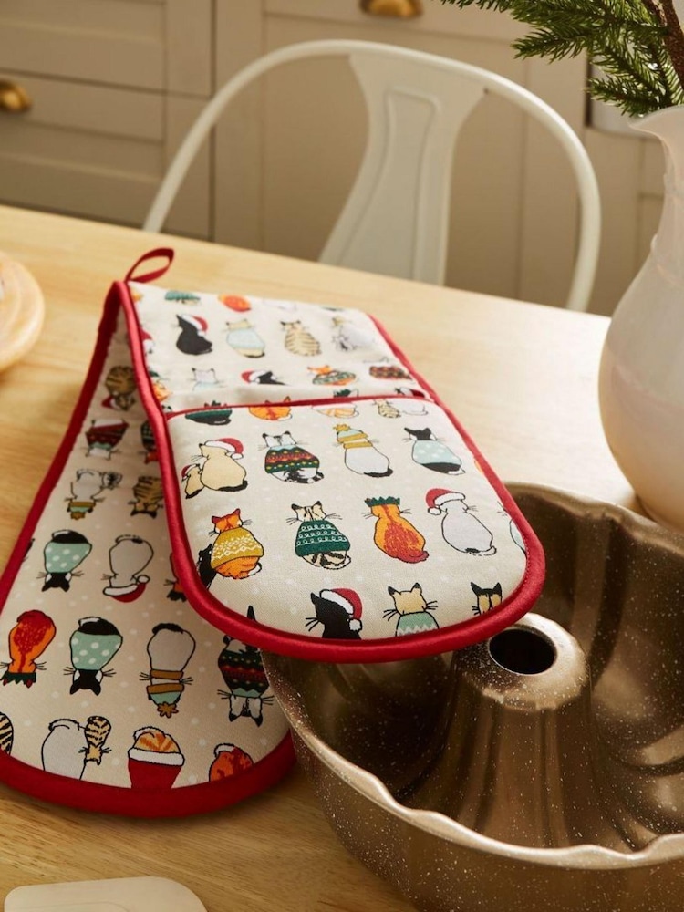 Ulster Weavers Christmas Cats Cotton Double Oven Double Gloves - Image 1 of 3 Ulster Weavers Christmas Cats Cotton Double Oven Double Gloves - Image 1 of 3