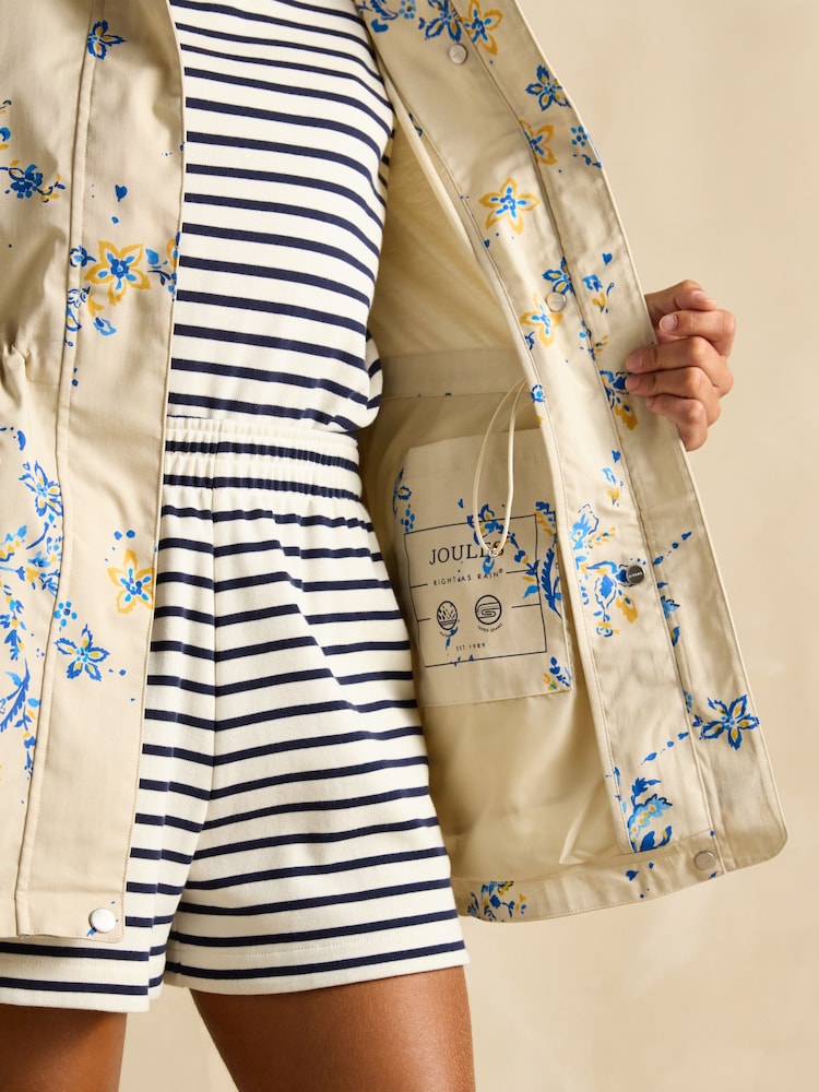 Beige & Blue Floral - Joules Portwell waterdichte regenjas met capuchon - Image 7 of 11