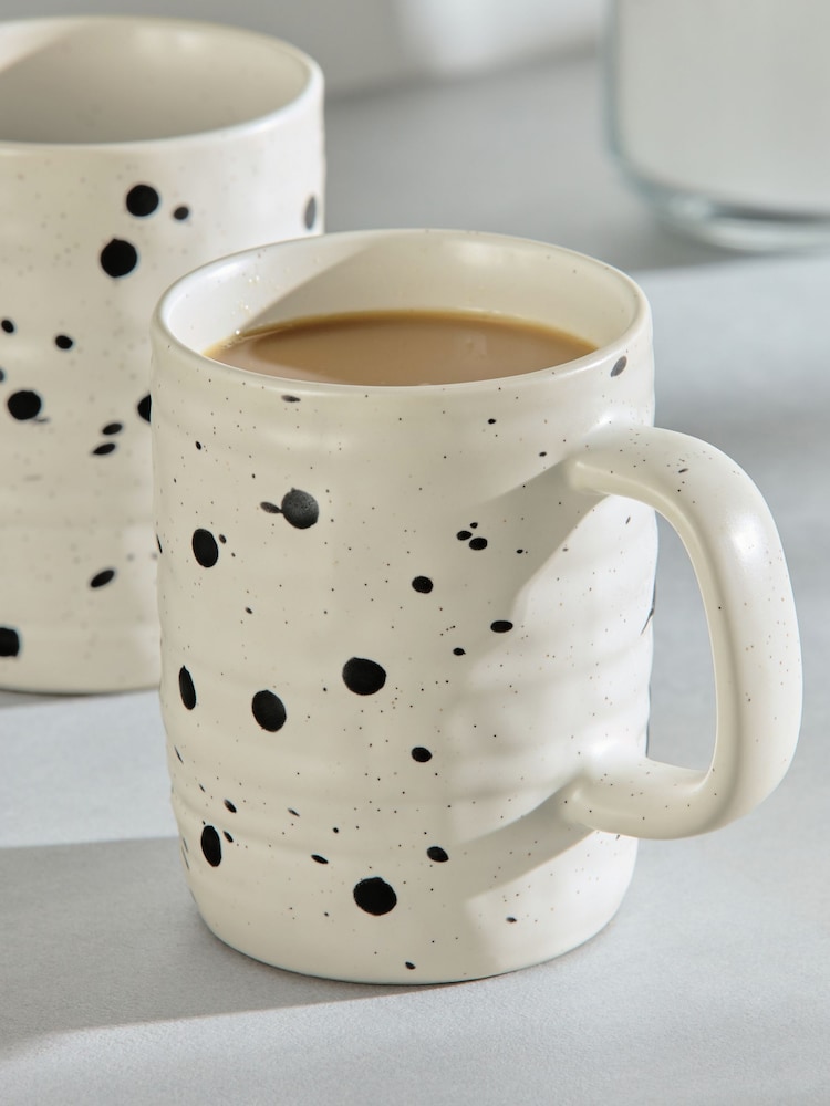 Set of 2 Black/White Seattle Textured Mugs - Image 2 of 3