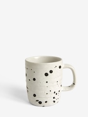 Set of 2 Black/White Seattle Textured Mugs - Image 3 of 3