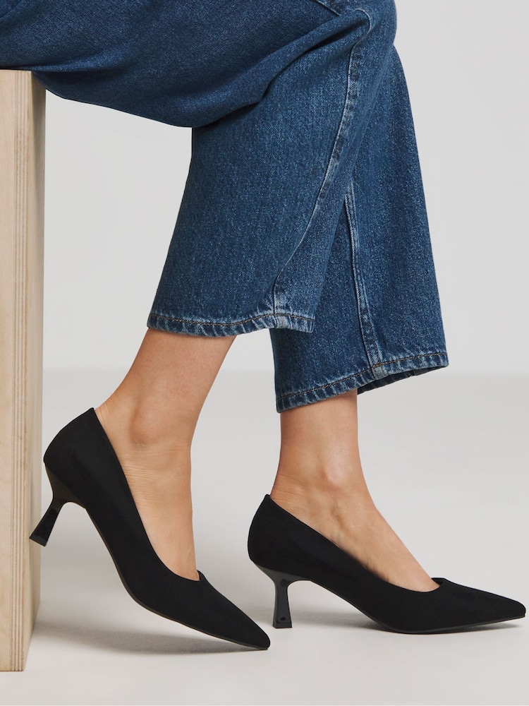 JD Williams Pointy Toe Classic salonar In Extra širok kroj - Slika 1 iz 4