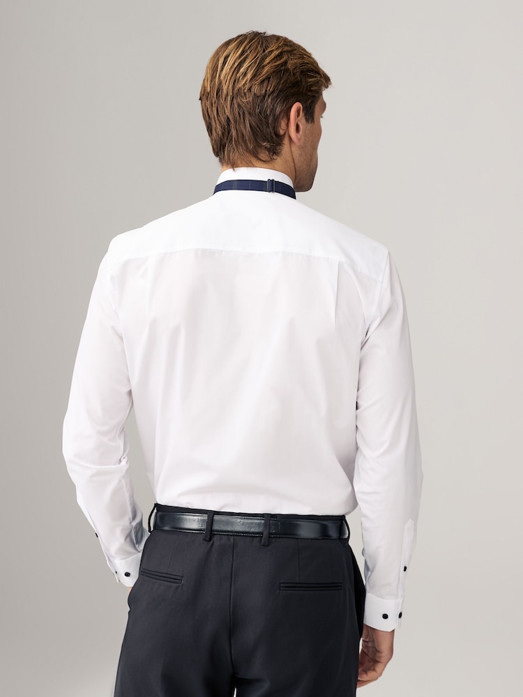 Белый/черный с бантом - Обычный крой - Single Cuff Shirt And Bow Tie Pack - Изображение 2 из 8 Белый/черный с бантом - Обычный крой - Single Cuff Shirt And Bow Tie Pack - Изображение 2 из 8