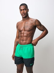 Shorts de baño de volley de 5 pulgadas con logo y diseño partido de Nike - Imagen 1 de 5