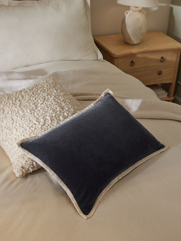 Loxley Velvet Cushion - Imagen 1 de 5