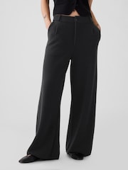Negro - Pantalones plisados de CashSoft de Gap - Imagen 2 de 5