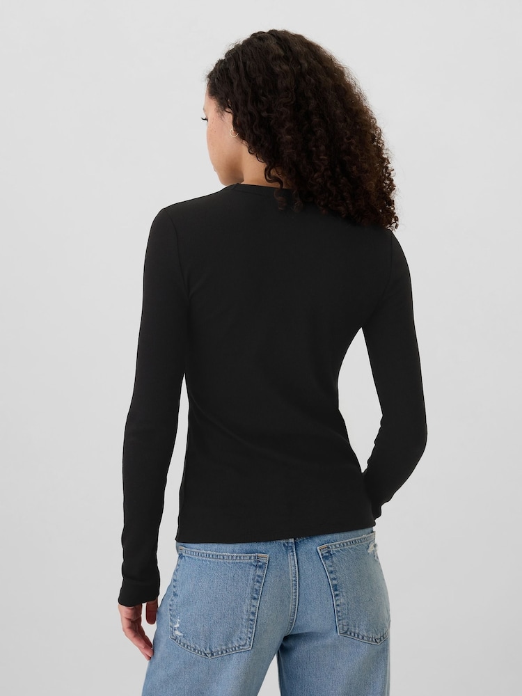 Schwarz - Gap Geripptes Langarm T-Shirt mit Rundhalsausschnitt - Bild 2 von 5 Schwarz - Gap Geripptes Langarm T-Shirt mit Rundhalsausschnitt - Bild 2 von 5