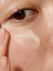 Omorovicza Daily Vitamin C Serum 30ml - Image 4 of 4