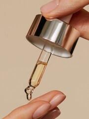 Omorovicza Miracle Facial Oil 30ml - Image 4 of 5