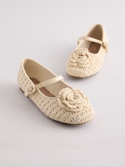 Neutral Crochet - נעלי בובה - Image 1 of 5