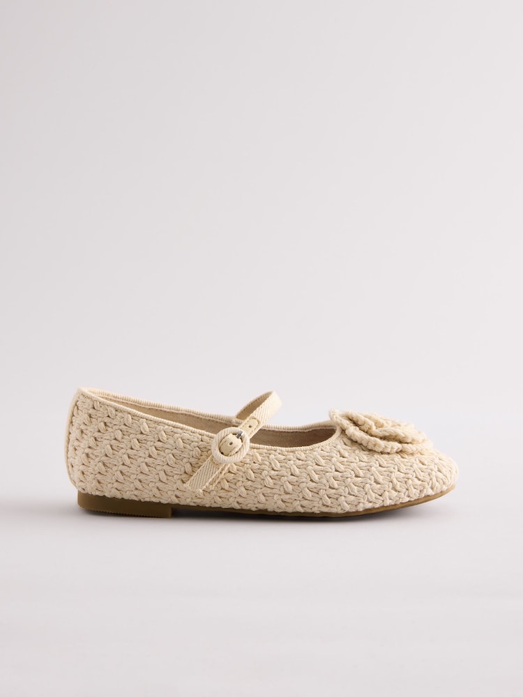 Neutral Crochet - נעלי בובה - Image 2 of 5