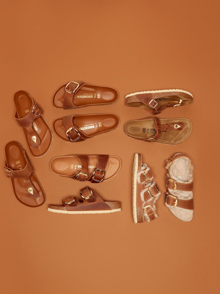 Birkenstock Tan Brown Arizona Big Buckle Oiled Leather Sandals - Image 4 of 4