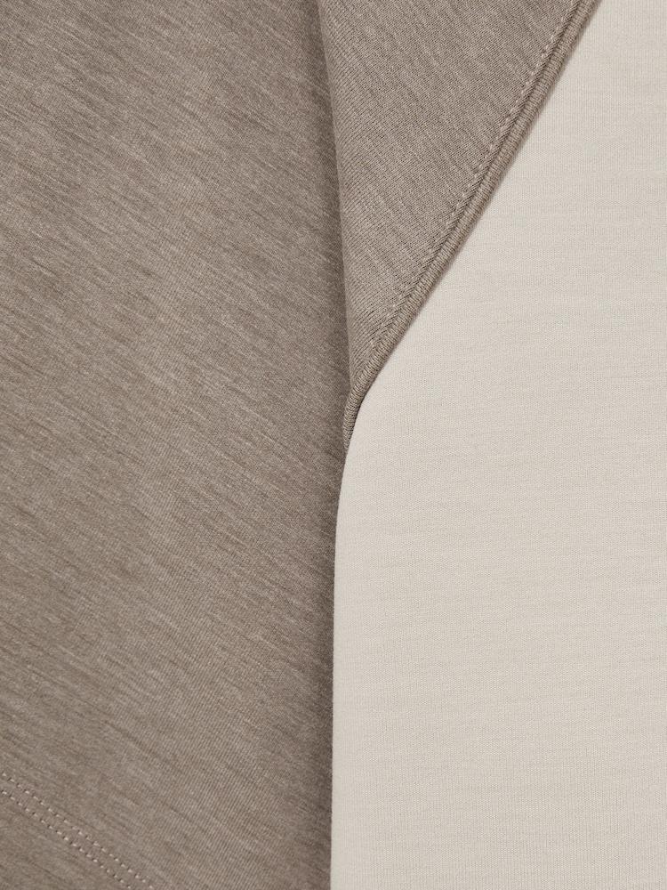 Reiss Off White/Taupe Carins Interlock-Jersey Colour-Block T-Shirt - Image 5 of 5
