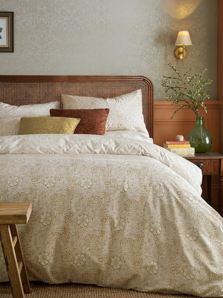 William Morris At Home Honey Marigold Duvet Cover and Pillowcase Set - Image 1 of 6