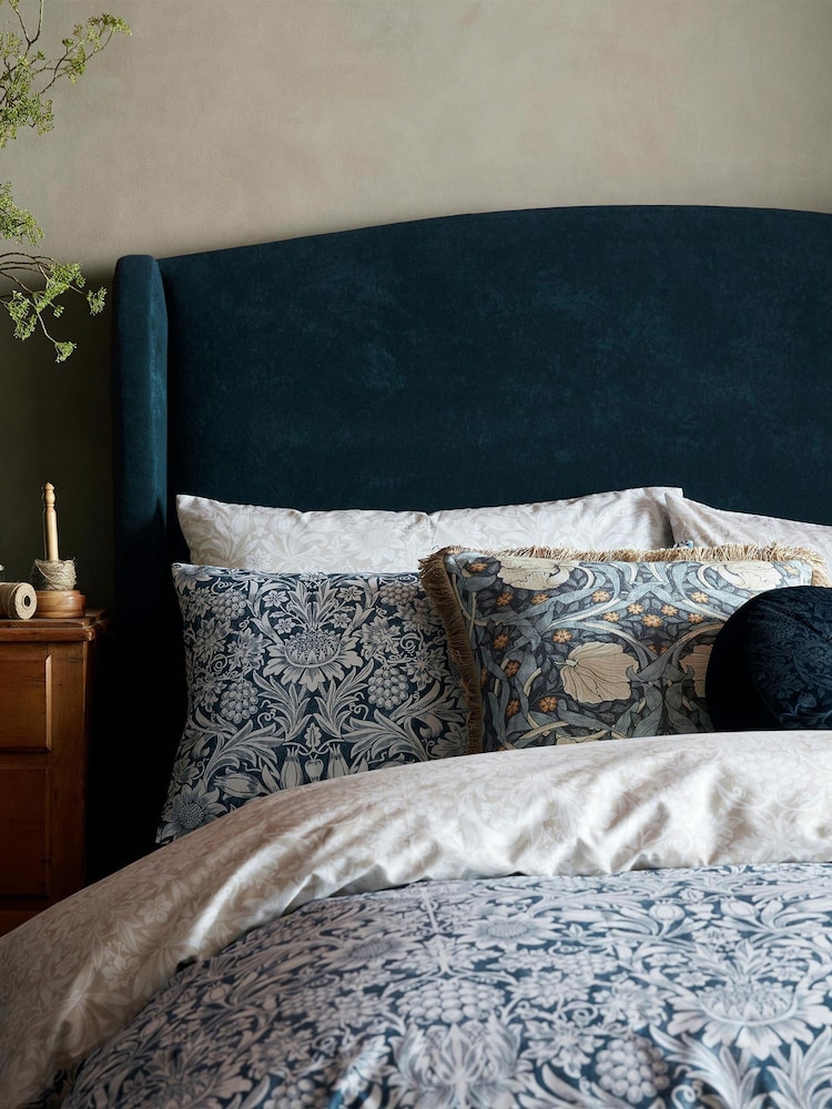 William Morris At Home Ink Pimpernel Cushion - Image 4 of 4