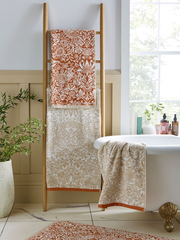William Morris At Home Linen Rust Strawberry Thief Towel - Image 1 of 4