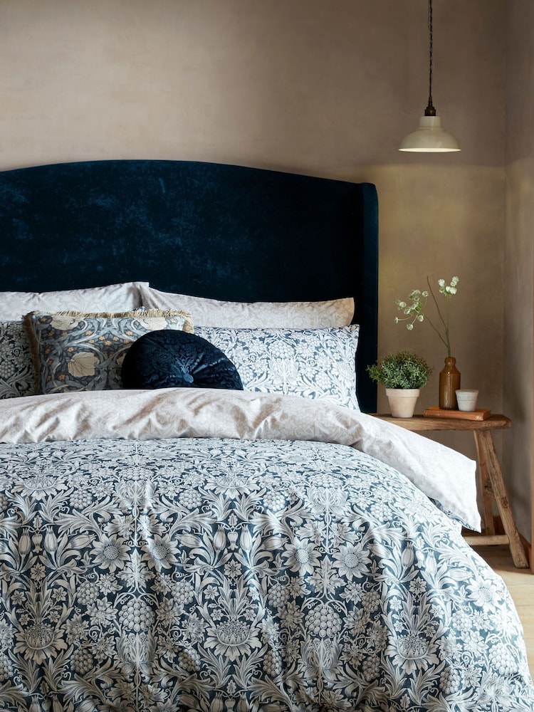 William Morris At Home Ink Sunflower Duvet Cover and Pillowcase Set - Image 1 of 6