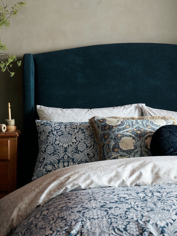 William Morris At Home Ink Sunflower Duvet Cover and Pillowcase Set - Image 2 of 6