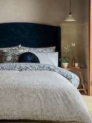 William Morris At Home Ink Sunflower Duvet Cover and Pillowcase Set - Image 4 of 6