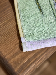 Green Spring Bunny 100% Cotton Towel - Image 5 of 7