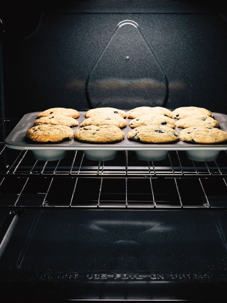 Ninja Grey Foodi Zerostick 12 Cup Muffin Tin - Image 2 of 3