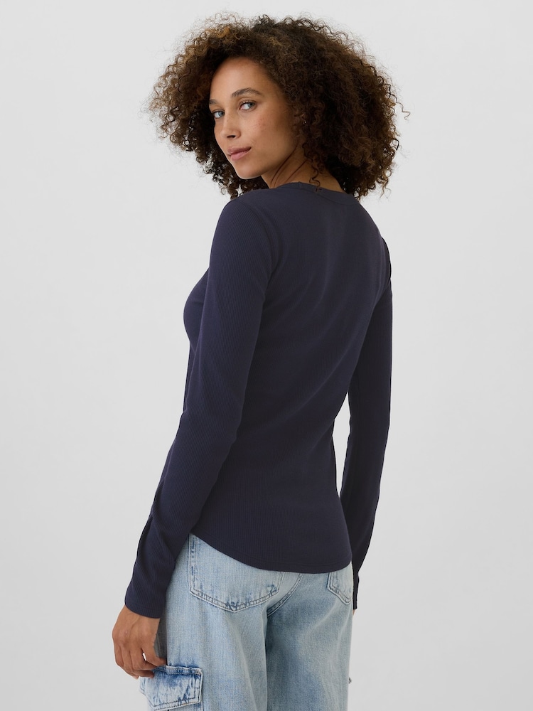 Gap Navy Blue Long Sleeve Crew Neck Waffle Knit T-Shirt - Image 2 of 5 Gap Navy Blue Long Sleeve Crew Neck Waffle Knit T-Shirt - Image 2 of 5
