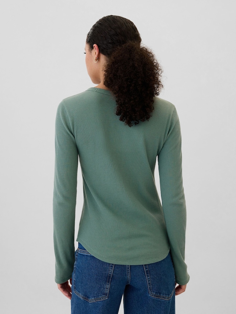 Gap Green Long Sleeve Crew Neck Waffle Knit T-Shirt - Image 2 of 5 Gap Green Long Sleeve Crew Neck Waffle Knit T-Shirt - Image 2 of 5