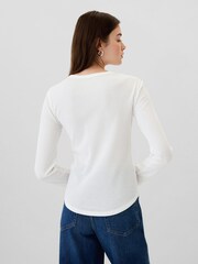 Gap White Long Sleeve Crew Neck Waffle Knit T-Shirt - Image 2 of 5
