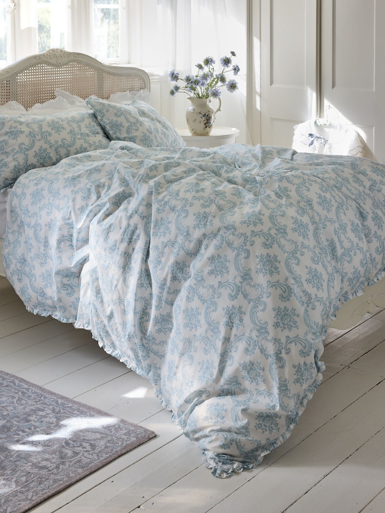 Shabby Chic by Rachel Ashwell® Petite Ruffle 180 Thread Count Duvet Cover and Pillowcase Set - Imagen 1 de 4