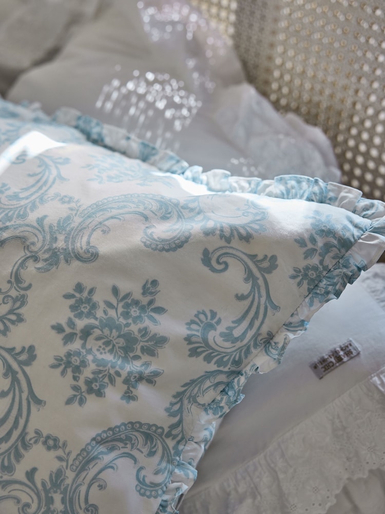Shabby Chic by Rachel Ashwell® Petite Ruffle 180 Thread Count Duvet Cover and Pillowcase Set - Imagen 2 de 4