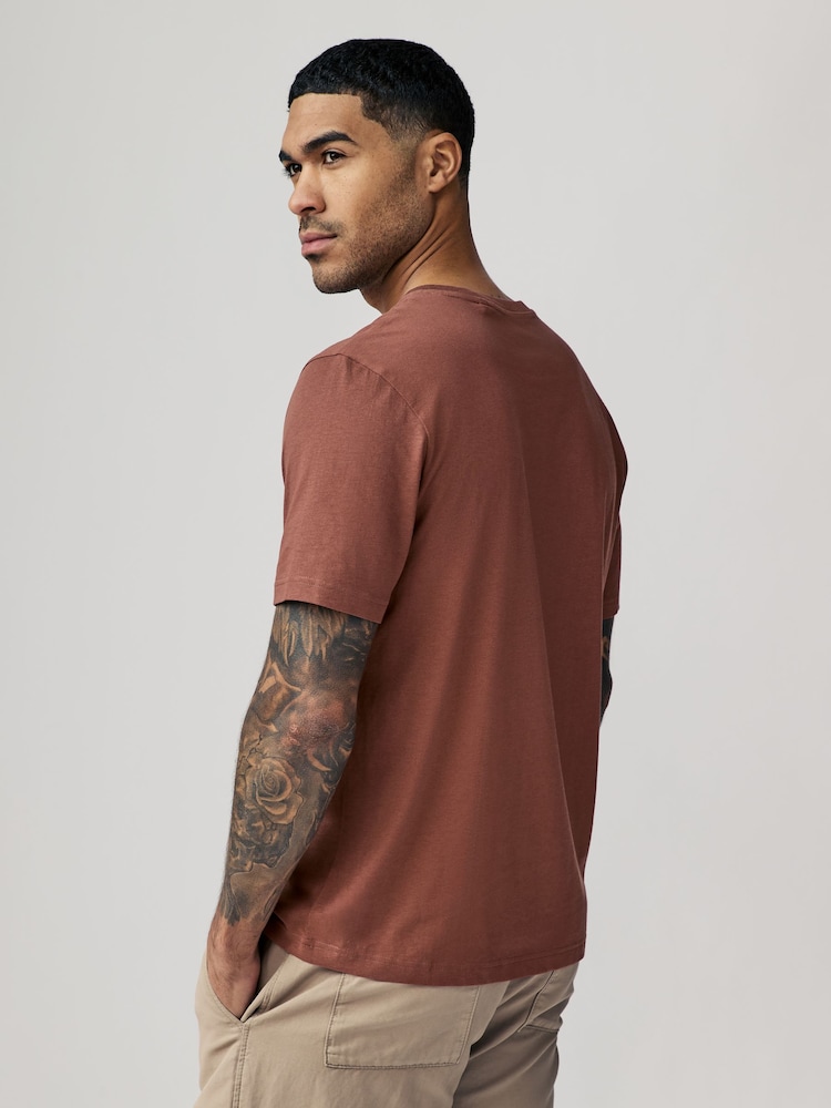 Marron terra cotta - Ajustement régulier - T-shirt Essential Col rond en coton - Image 3 of 7