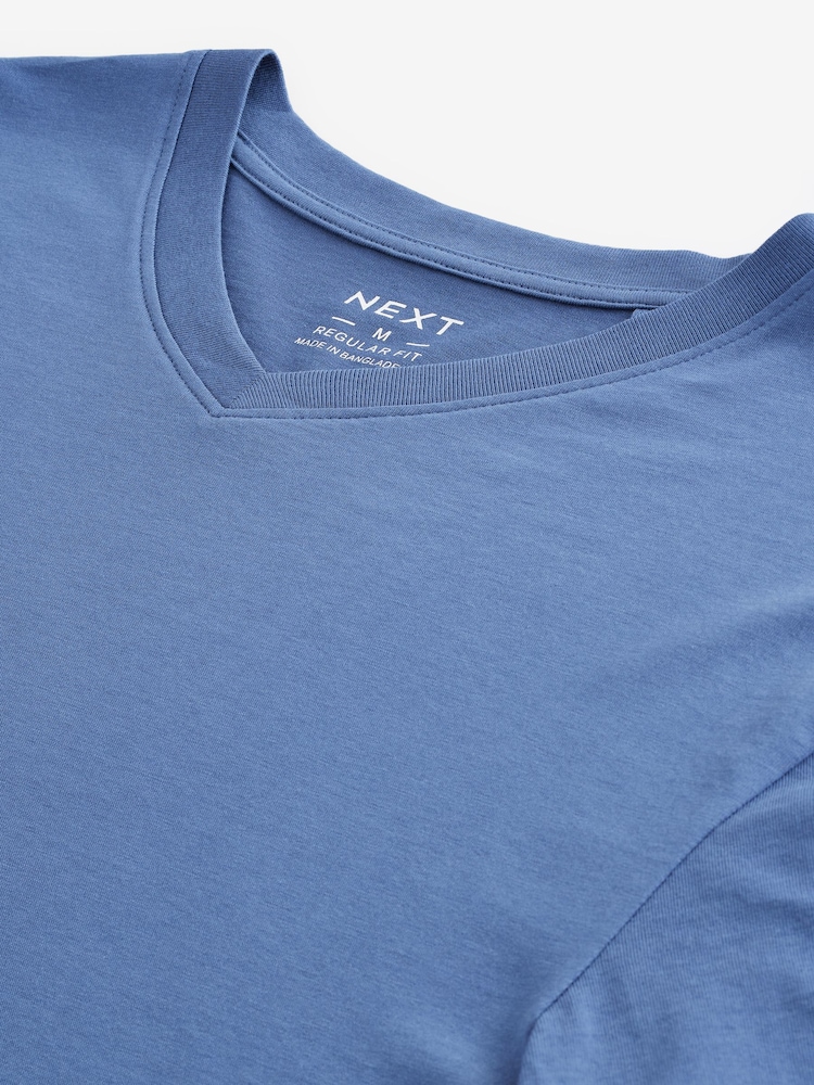 Blau - Reguläre Passform - Essential T-Shirt mit V-Ausschnitt - Bild 7 von 7 Blau - Reguläre Passform - Essential T-Shirt mit V-Ausschnitt - Bild 7 von 7