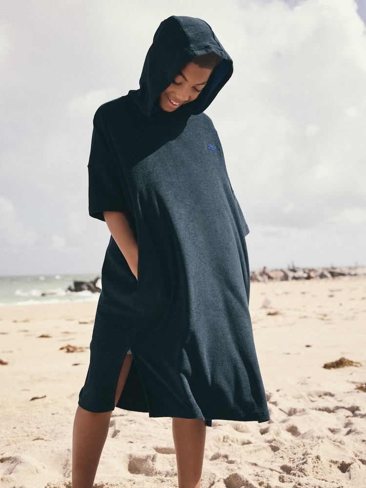 Dunkelblau - Poncho-Handtuch (3–16 J.) - Bild 1 von 5 Dunkelblau - Poncho-Handtuch (3–16 J.) - Bild 1 von 5