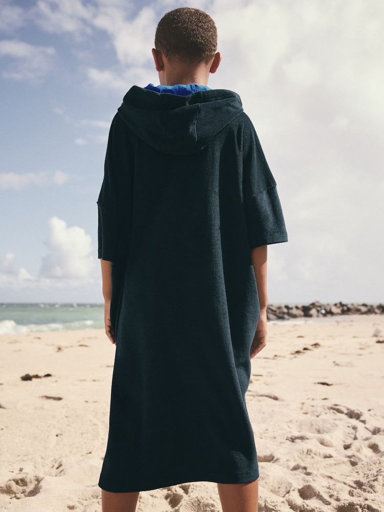 Dunkelblau - Poncho-Handtuch (3–16 J.) - Bild 2 von 5 Dunkelblau - Poncho-Handtuch (3–16 J.) - Bild 2 von 5