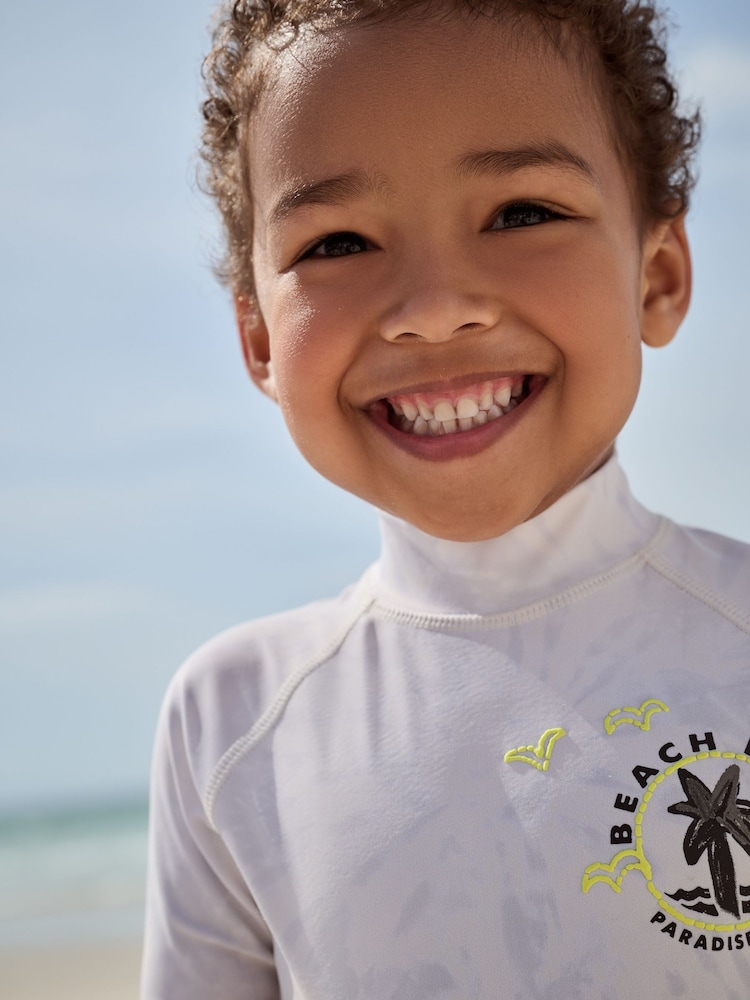 Monocromático teñido anudado - Conjunto de pantalones cortos y camiseta con diseño de protección solar (3 meses - 7 años) - Imagen 5 de 5 Monocromático teñido anudado - Conjunto de pantalones cortos y camiseta con diseño de protección solar (3 meses - 7 años) - Imagen 5 de 5