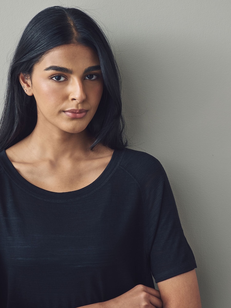 Black Crew Neck Lightweight Short Sleeve T-Shirt - Image 4 of 7