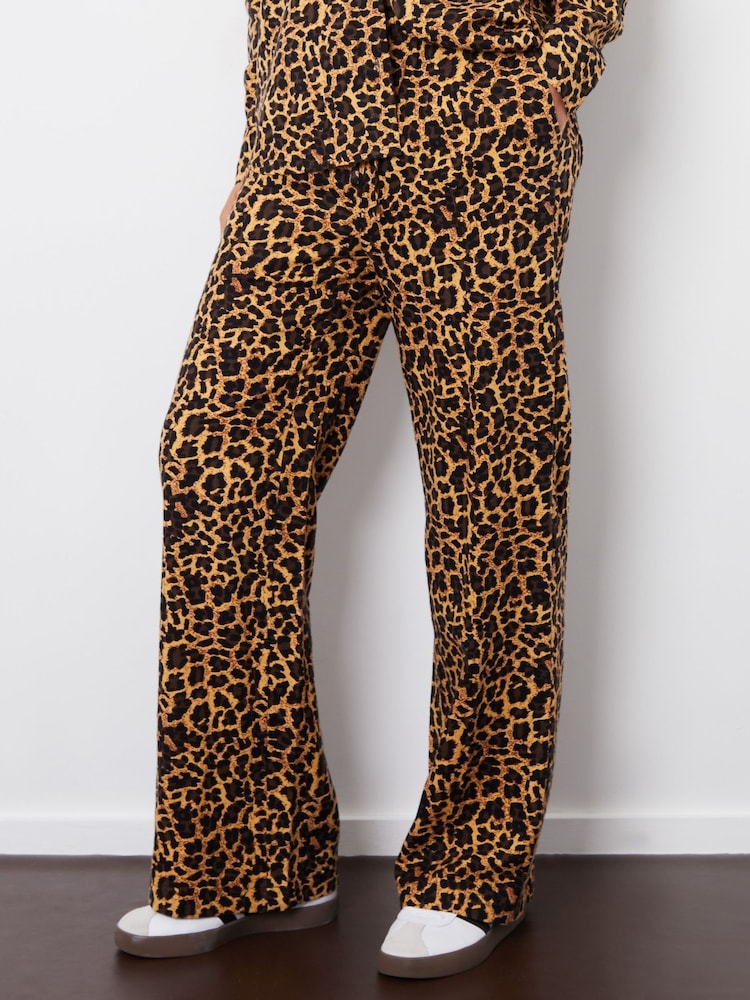 Threadbare Leopard Print Ladies Lakeleo Wide Leg Linen Trousers - Image 2 of 5