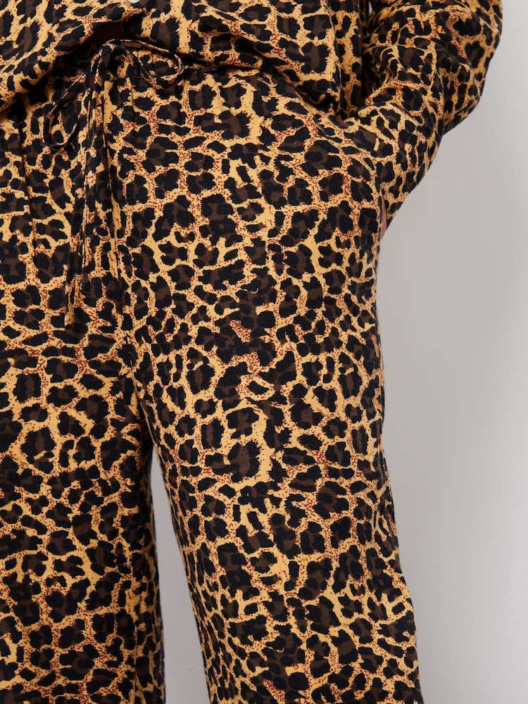 Threadbare Leopard Print Ladies Lakeleo Wide Leg Linen Trousers - Image 5 of 5