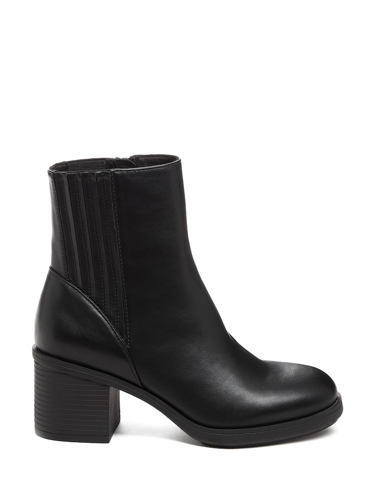 Rocket Dog Sonora PU Heeled Ankle Black Boots - Image 2 of 4
