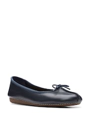 Clarks Blue Leather Freckle Ice Shoes - Image 3 of 7