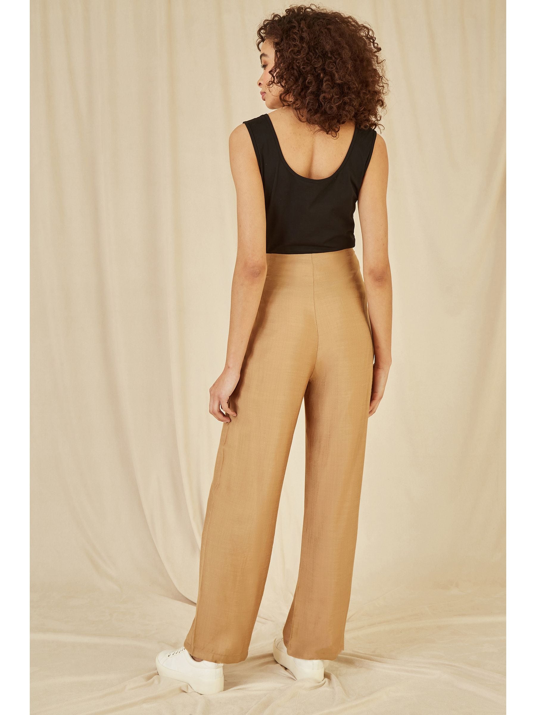 Kopen Yumi Wide Leg Trousers With Front Buckle Detail van Next