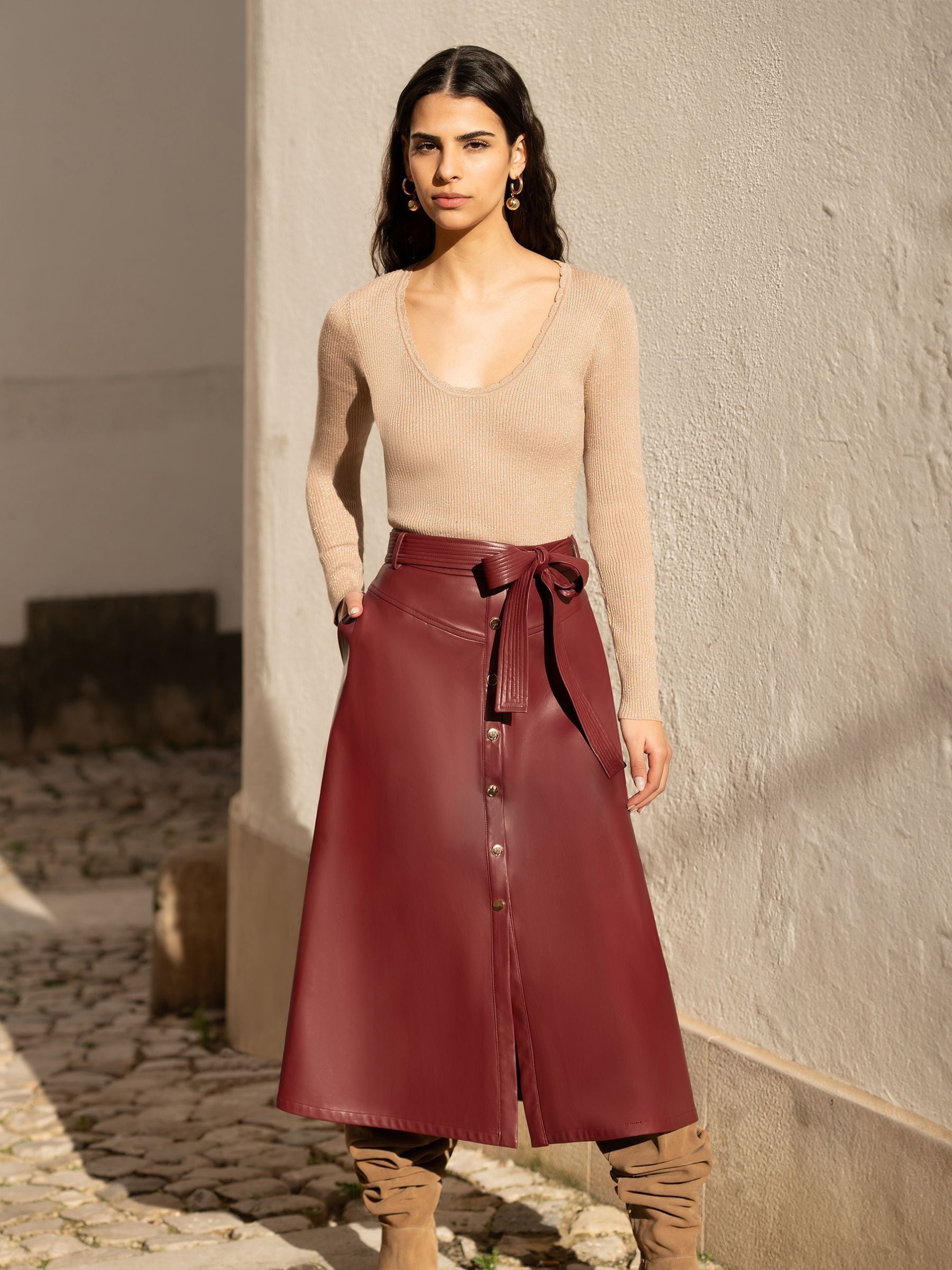 トップス suming Przeglądaj Yumi Metallic Knitted Ribbed Top z Next Polska
