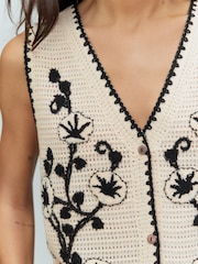 White/Black Floral Embroidered Knitted Vest Waistcoat - Image 4 of 7