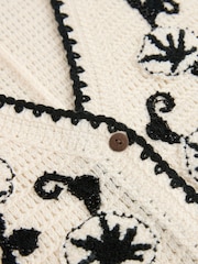 White/Black Floral Embroidered Knitted Vest Waistcoat - Image 7 of 7