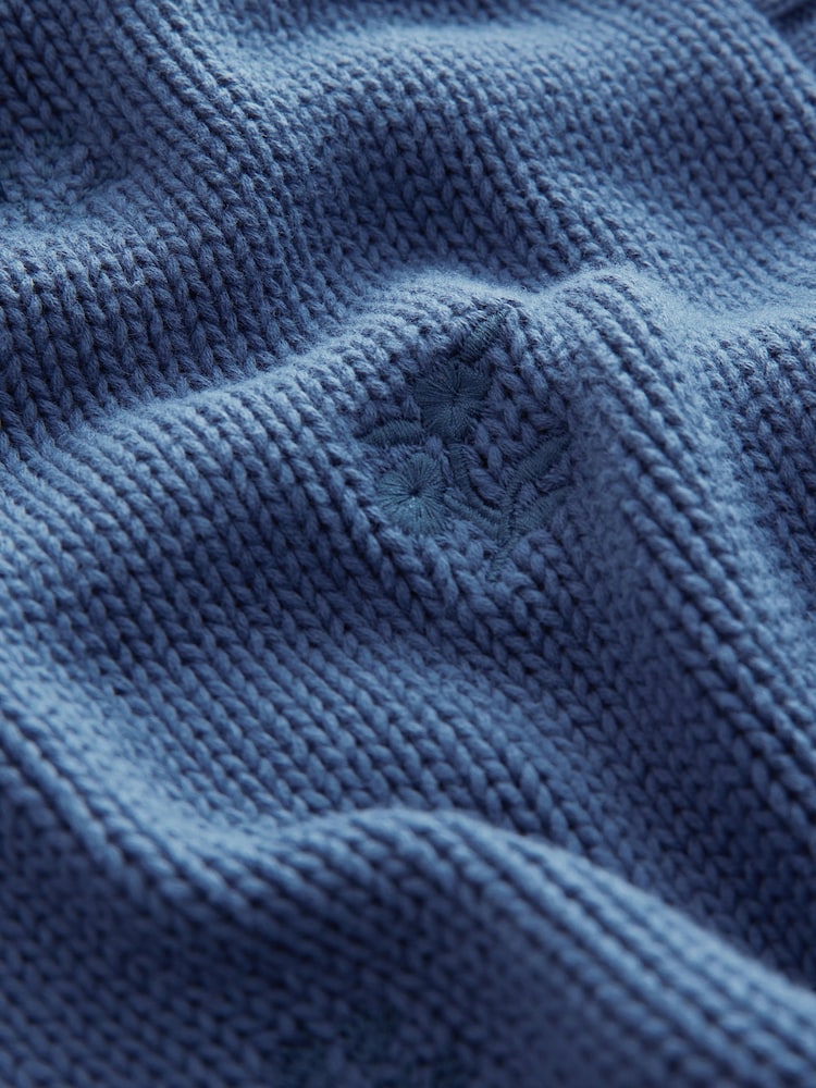 Bordado de flores en azul - Cárdigan de punto de algodón 100 % y manga larga con cuello en V - Imagen 8 de 8 Bordado de flores en azul - Cárdigan de punto de algodón 100 % y manga larga con cuello en V - Imagen 8 de 8