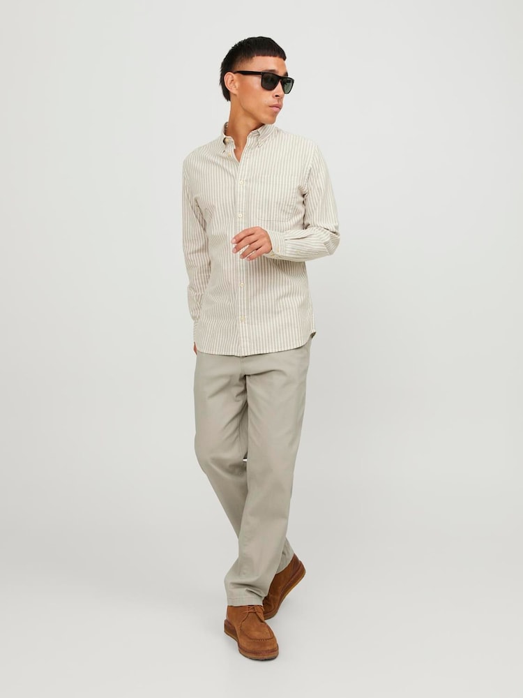 Szary - JACK & JONES Kane Relaxed Fit Chinos - Obraz 1 z 7 Szary - JACK & JONES Kane Relaxed Fit Chinos - Obraz 1 z 7
