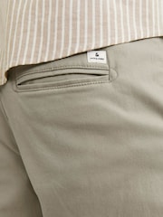 Szary - JACK & JONES Kane Relaxed Fit Chinos - Obraz 5 z 7